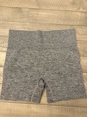 Colsie Heather Gray Seamless Ribbed Bike Shorts
